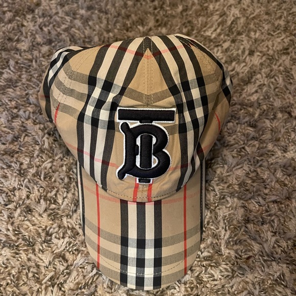 Burberry Hat - Picture 1 of 5